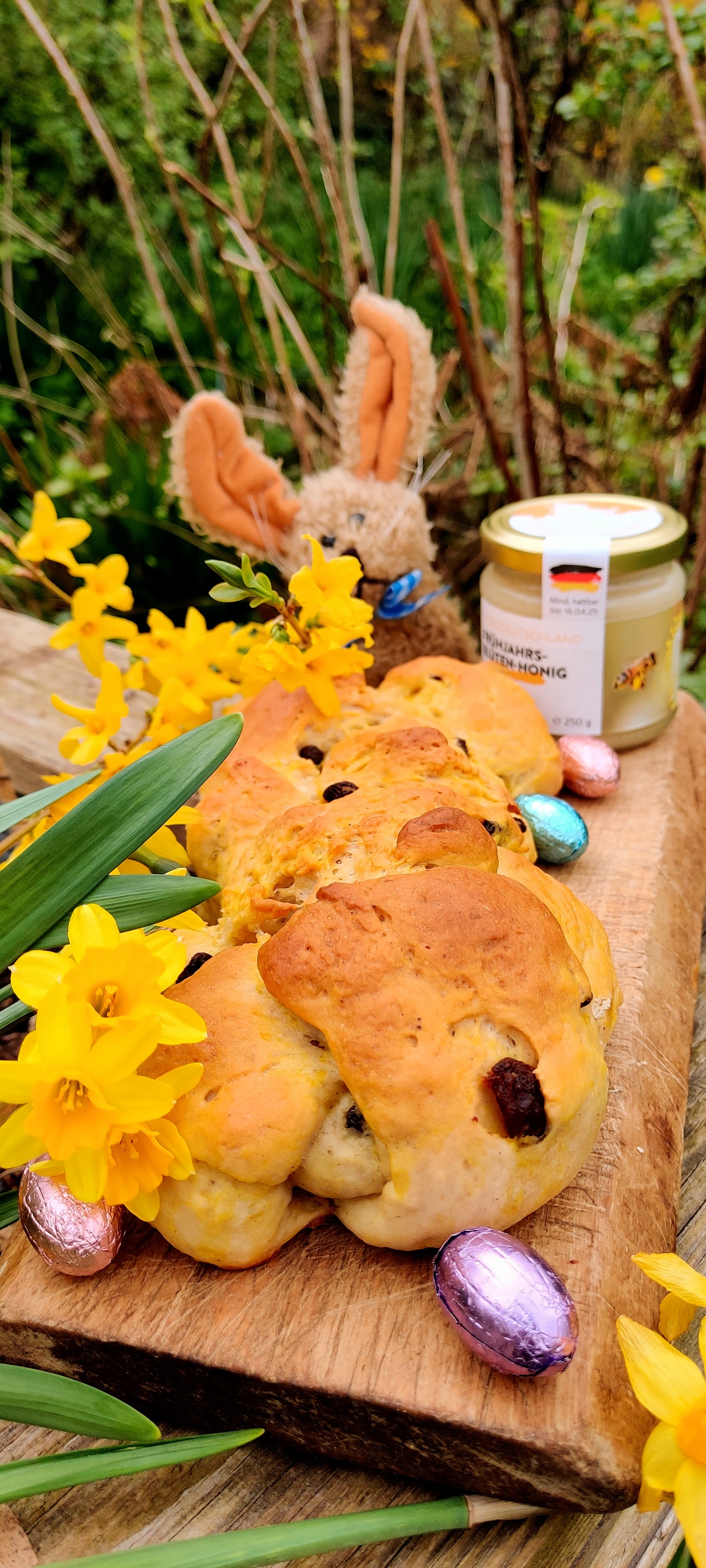 Köstlicher Osterzopf mit Norddeutschem Frühjahrsblütenhonig