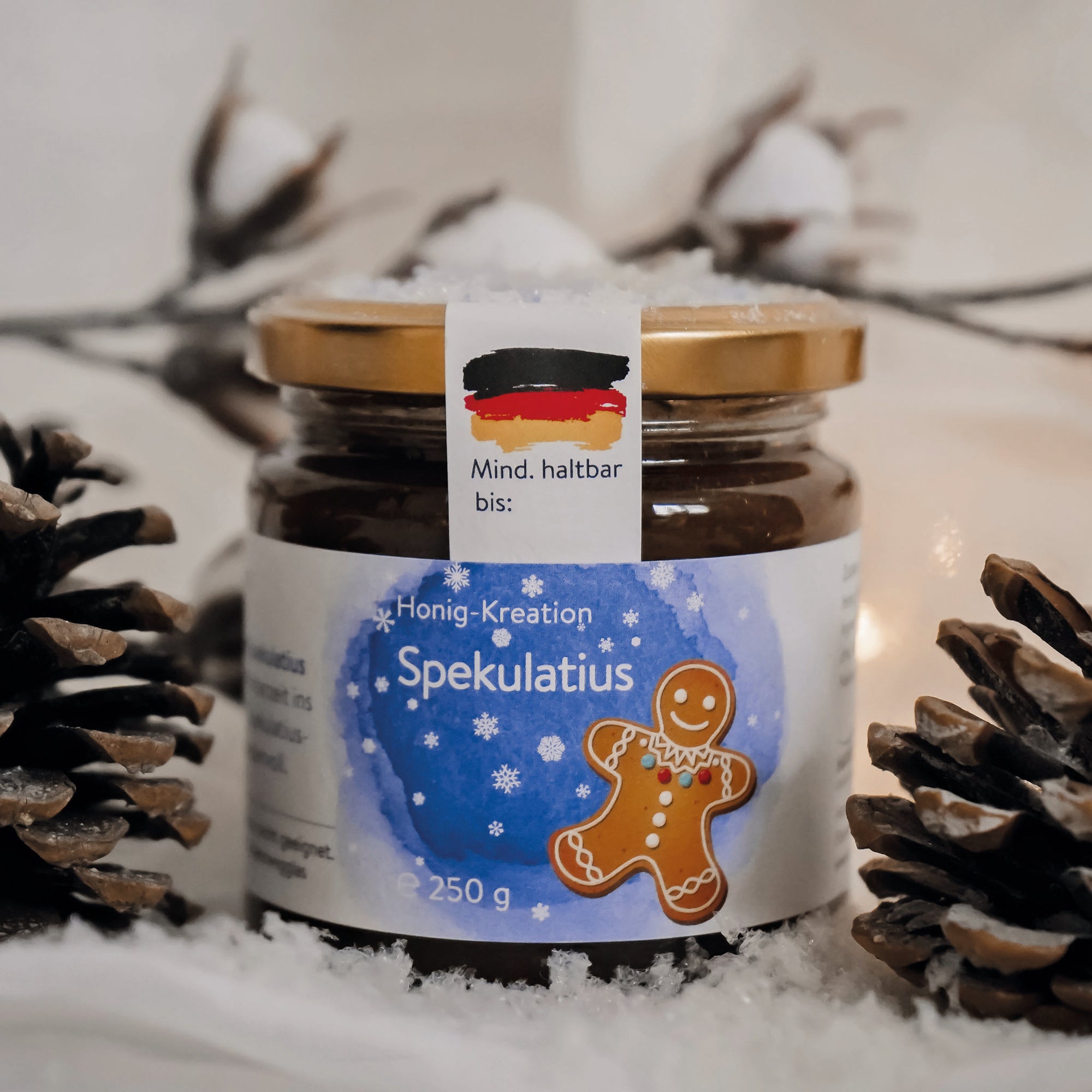 Glas Hanse Honig Winterhonig Spekulatius – cremiger Blütenhonig mit feinen Weihnachtsgewürzen, handgerührt, 250 g Glas, limitierte Winteredition.
